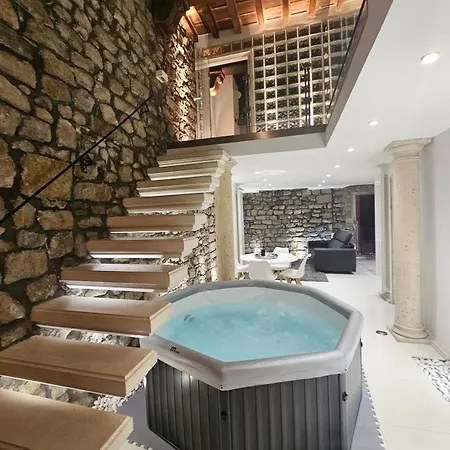 White Loft & Apartmán *