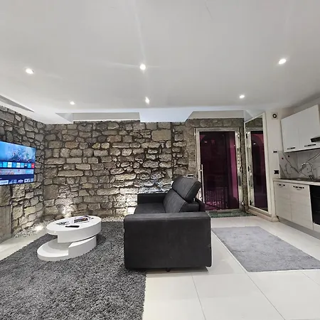 White Loft & Apartmán