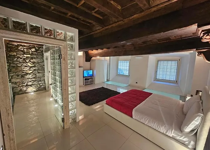 公寓 White Loft & *