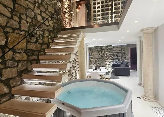 公寓 White Loft & *